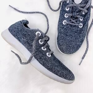 ALLBIRDS Wool Runner sneaker sustainable carbon neutral sole lace-up washable